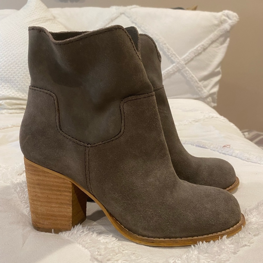 Ankle booties